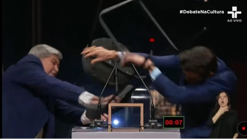 Datena se pronuncia após ter dado cadeirada em Marçal durante debate na TV: ‘Infelizmente…’