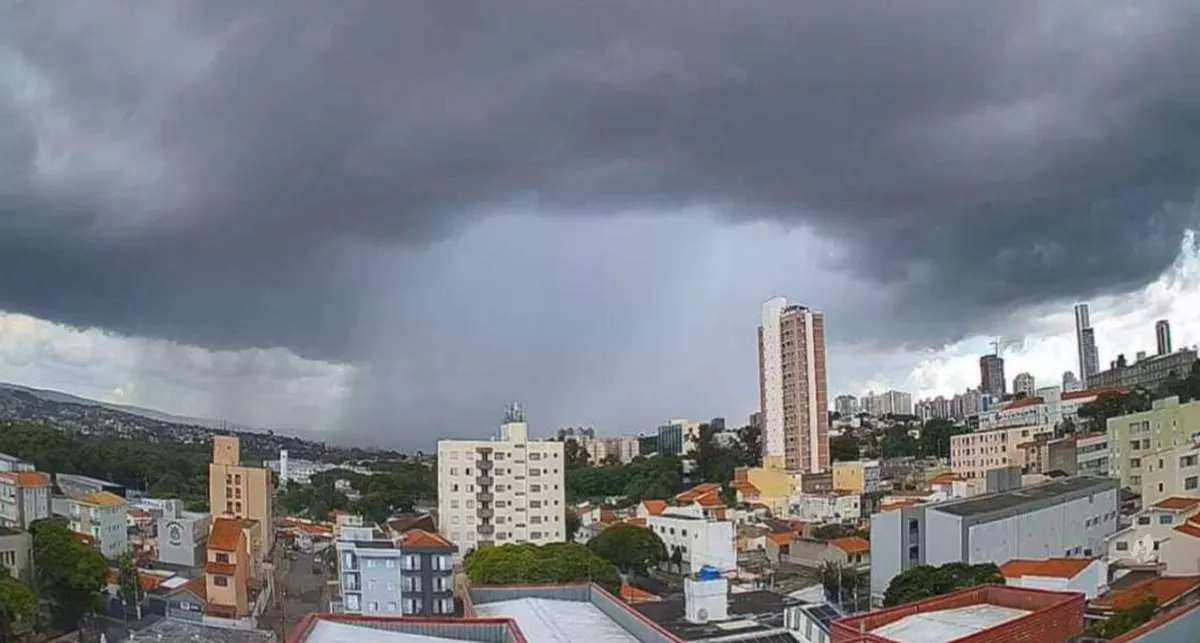 Tempestade extremamente perigosa deve atingir o Sudeste nas próximas horas